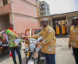Award Recipient (left) and Ghana Cocoa Board President