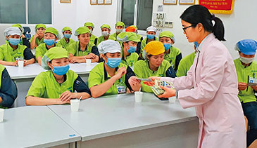 photo of a scene at a nutrition seminar