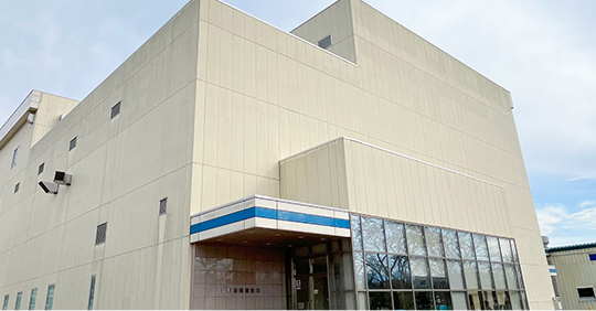 写真：Meiji Seika ファルマ株式会社  製薬研究所の社屋