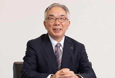 写真：株式会社 明治 代表取締役社長 八尾 文二郎