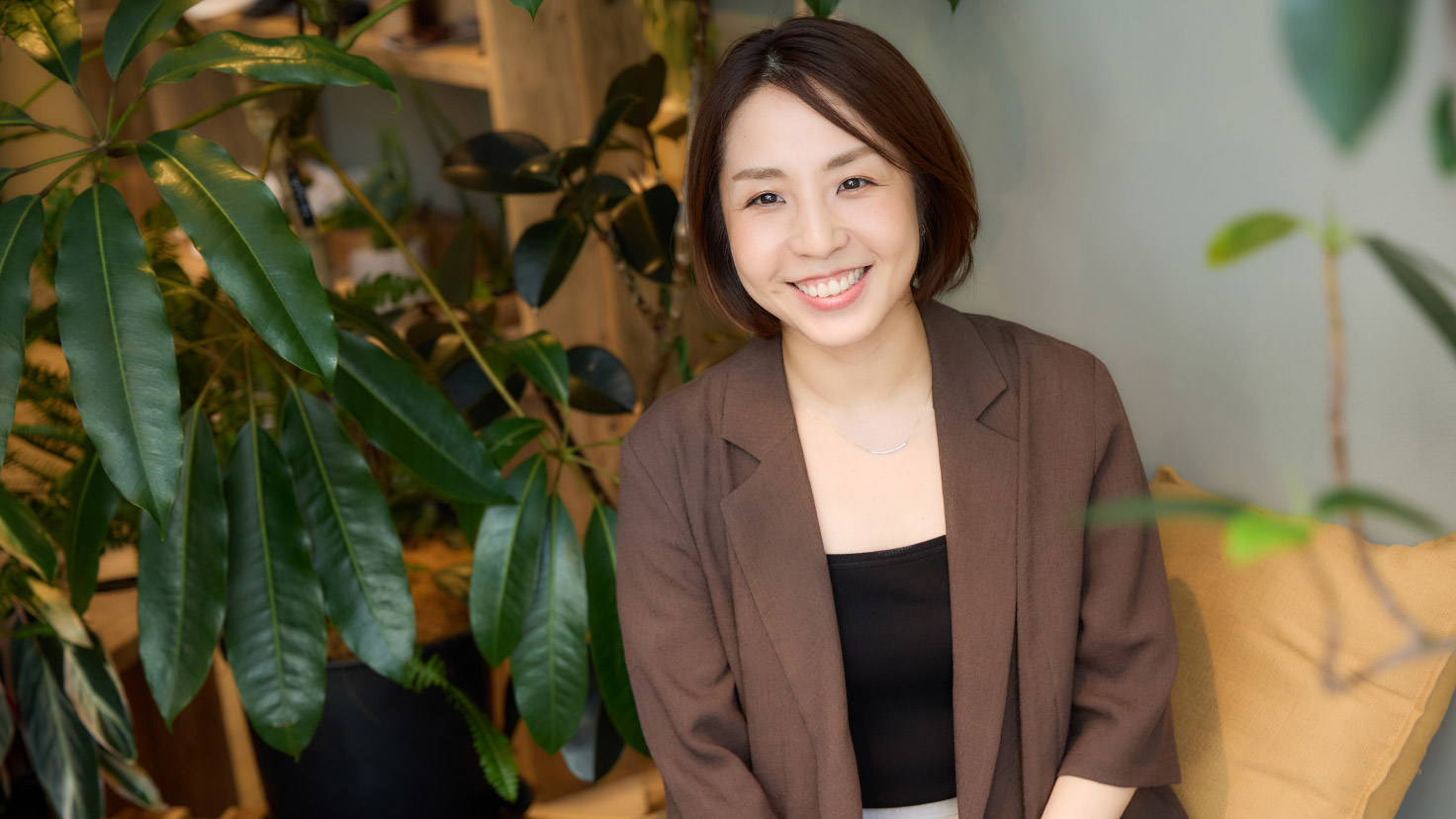 写真：カカオセラミドについて語る渡部