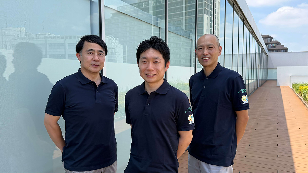 写真：株式会社ジーシーR&D 研究所の柿沼 祐亮 氏、福島 庄一 氏、吉永 匡寿 氏