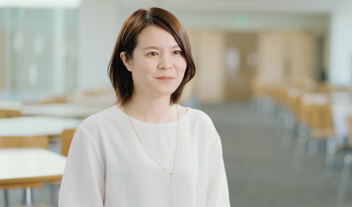 写真：赤ちゃん相談室について語る北